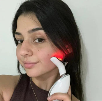 RoseGlow™ Facial Sculping.